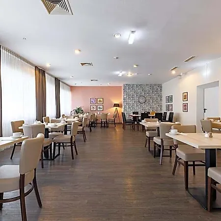 Garner Porz - Airport By Ihg 3* Köln