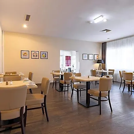Szálloda Garner Porz - Airport By Ihg 3*