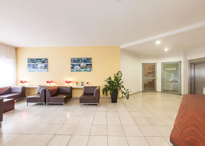 فندق Garner Porz - Airport By Ihg 3*